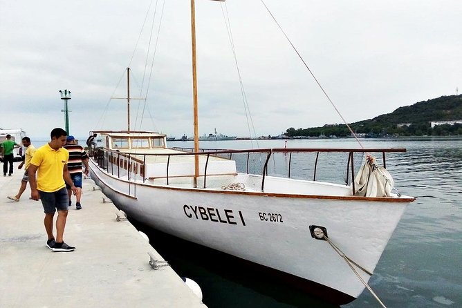 4-hour Boat Trip with Fishing, Lunch and Unlimited Drinks in Nessebar - Barbecue lunch and the open bar