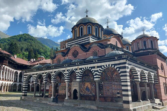 7 Rila Lakes and Rila Monastery Small Group Day tour from Sofia - The long transfer to Rila Monastery