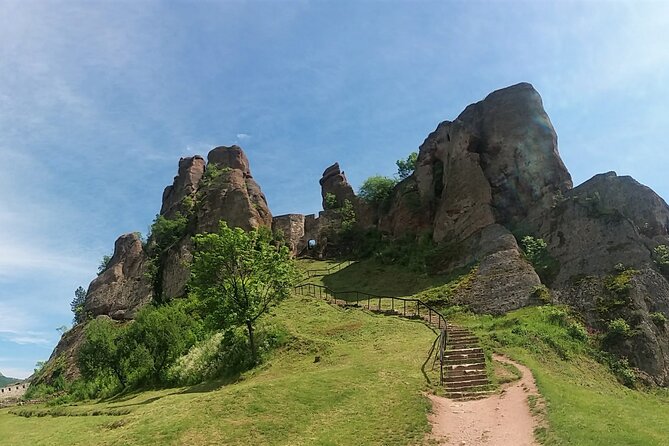 All inclusive Belogradchik fort and Venetsa cave day tour - Who should book this experience?