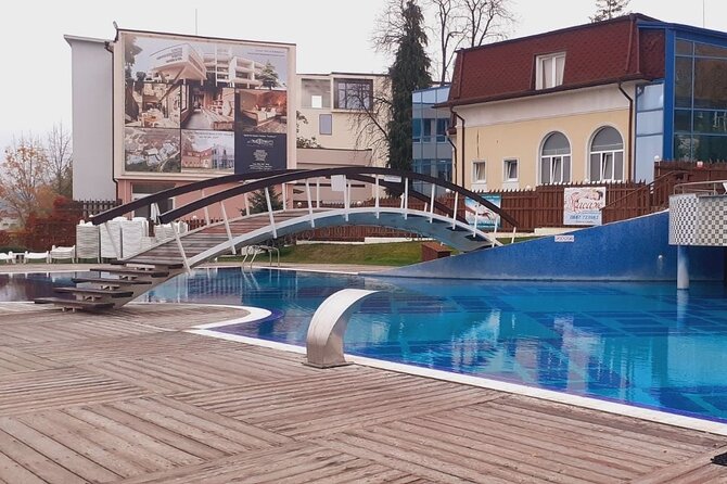 Borovets: Hot Mineral Springs - Arriving at the 103C geyser