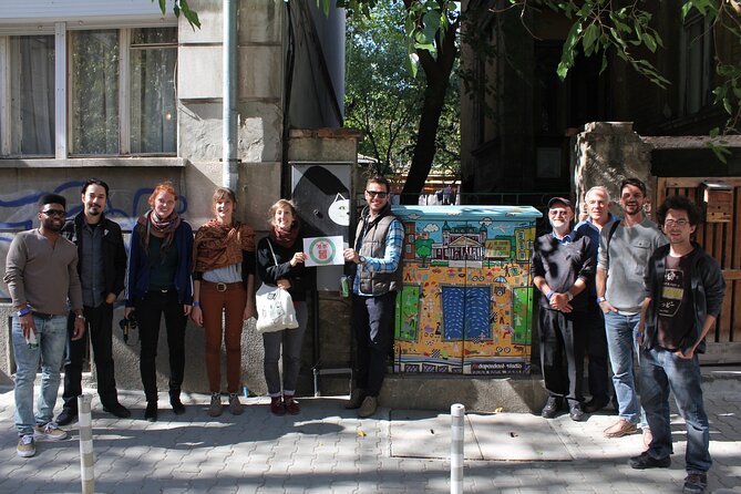 Breakfast & Sights - Following Sofia’s art through side streets