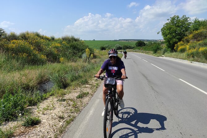 Bulgaria Cycling Day Tours - country & sea - The guide and the value of a private group