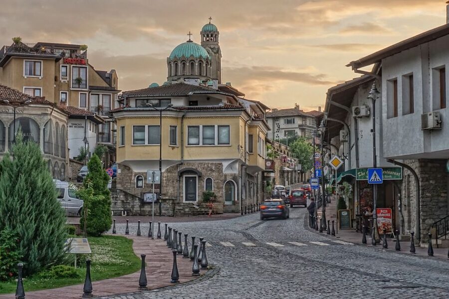 Day Trip to Bulgaria and Veliko Tarnovo from Bucharest - The border crossing: plan for patience