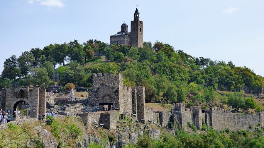 From Bucharest: Day Trip to Medieval Marvels of Bulgaria - Crossing the Danube from Bucharest
