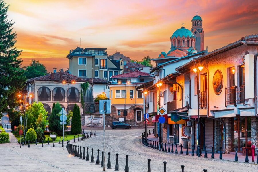 From Bucharest: Full-Day Trip to Bulgaria - The return journey and café pause