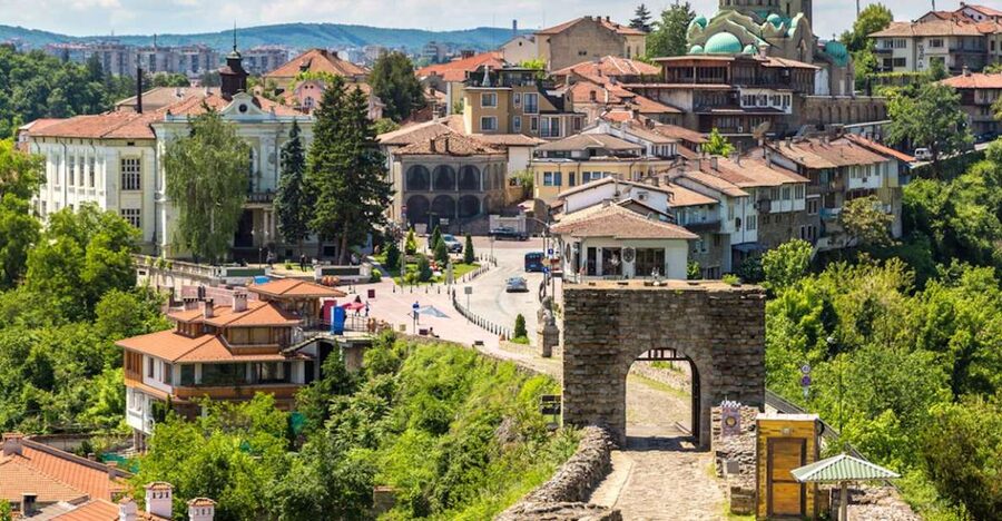 From Bucharest: Small Group Day Trip to Medieval Bulgaria - Ivanovo’s rock-hewn churches and 13th-century frescoes