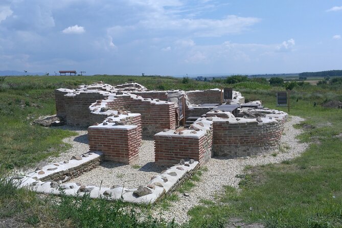 Krakra Fortress Self-Guided - The Town, Province, and Museum References