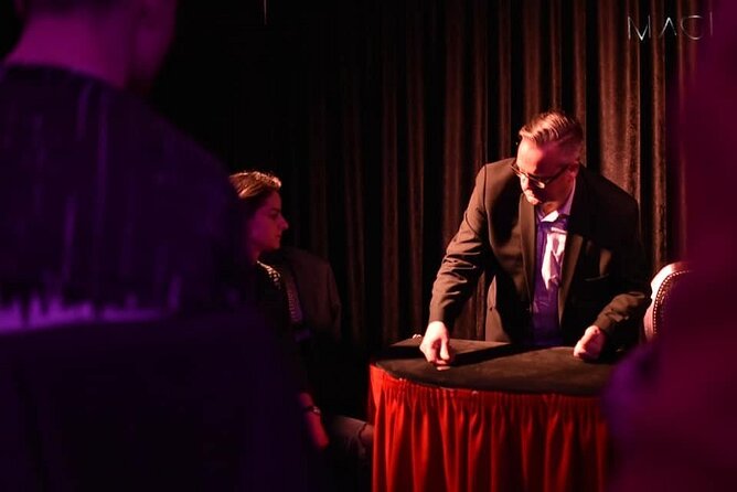 Magic Shows in English at Sofia - A 35 to 40 minute show, with one timing question