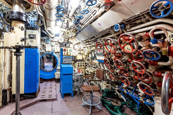 Private Tour in Museum of Glass and Museum Submarine Glory near Varna - Why Beloslav makes a good change from Varna