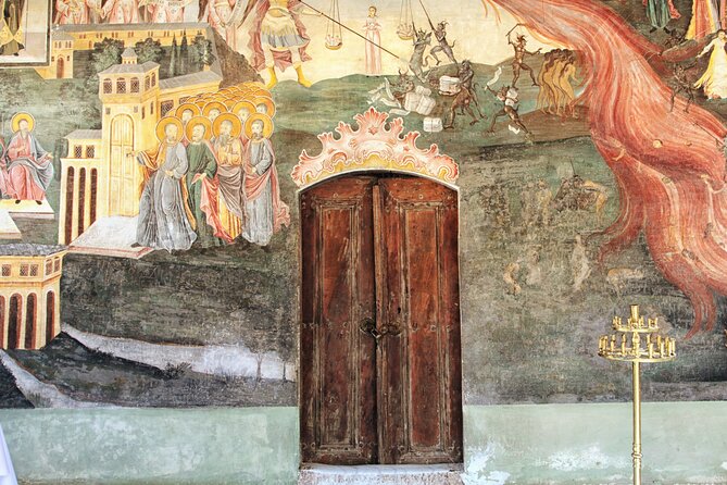 Private trip to Bachkovo Monastery and Assen’s Fortress - Asen’s Fortress above the road to the Rhodopes