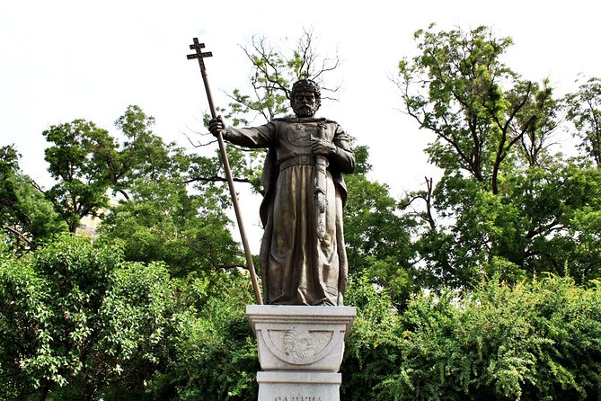 Private & Ultimate Sofia 2,5-hour Walking Tour - Parliament, monuments, and Sofia’s civic center