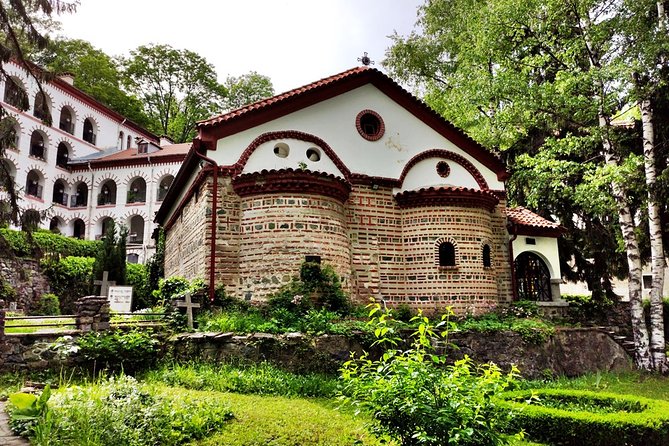 Private Vitosha Mountains Hiking with Black peak & Dragalevtsi Monastery - Reaching Cherni Vrah from Aleko hut
