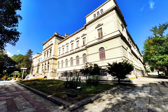 Self-guided tour in Varna Archaeological Museum + ticket - The building is part of the attraction