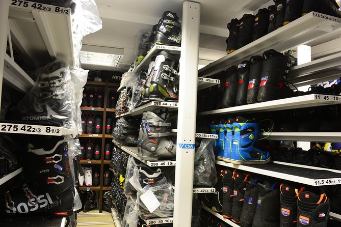Ski and Snowboard equipment rental in Borovets - Choosing between skis and a snowboard