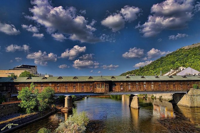 Tour to Lovech, Devetaki cave & Krushuna waterfalls - Lovech: A Bridge, a Fortress, and Time for Lunch