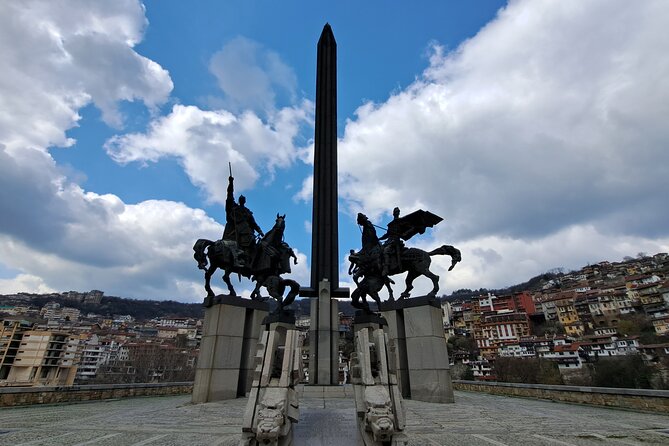 Veliko Tarnovo and Arbanasi day tour from Sofia with pickup - Lunch and Free Time in Veliko Tarnovo