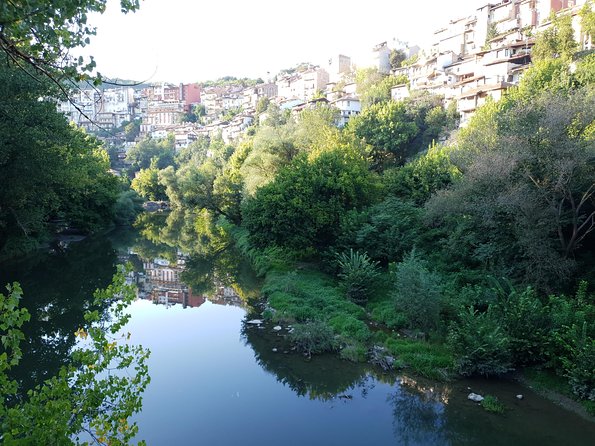 Veliko Tarnovo and Arbanasi Tour from Sofia - Tsarevets fortress and the Yantra River setting
